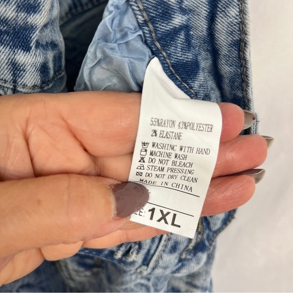 Women's Acid Washed Distressed Blue Denim Button Up Bermuda Shorts 1XL Stretch - Picture 8 of 9